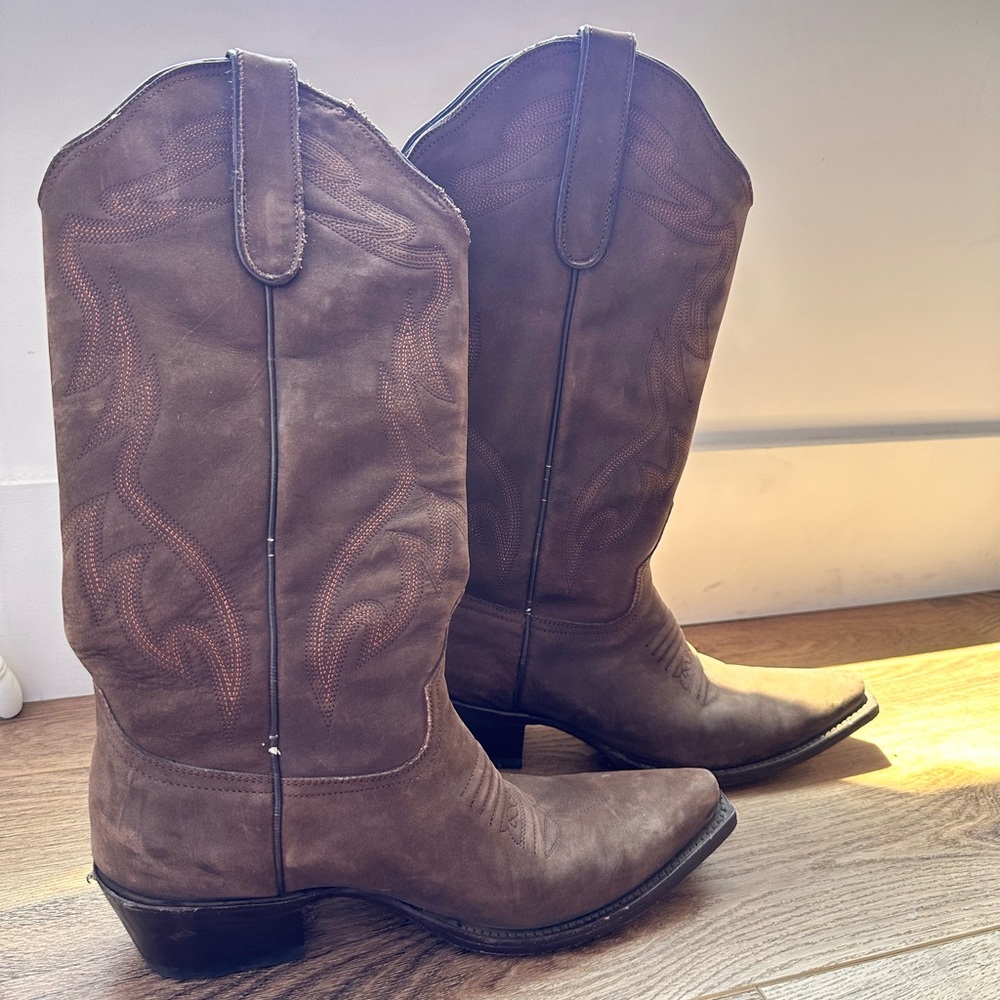 Brown cow girl boots